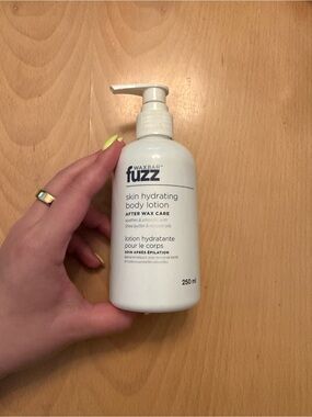 FUZZ WAX BAR Skin Hydrating Body Lotion